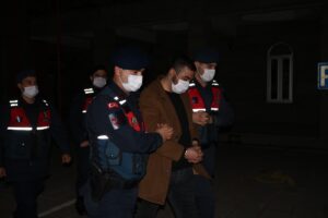 KIRŞEHİR (AA) – Kırşehir'de, telefonla aradıkları yaşlı çiftin altınlarını dolandırdığı