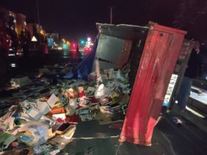 KOCAELİ (AA) – Kocaeli'nin Gölcük ilçesinde tır ile çarpıştıktan sonra