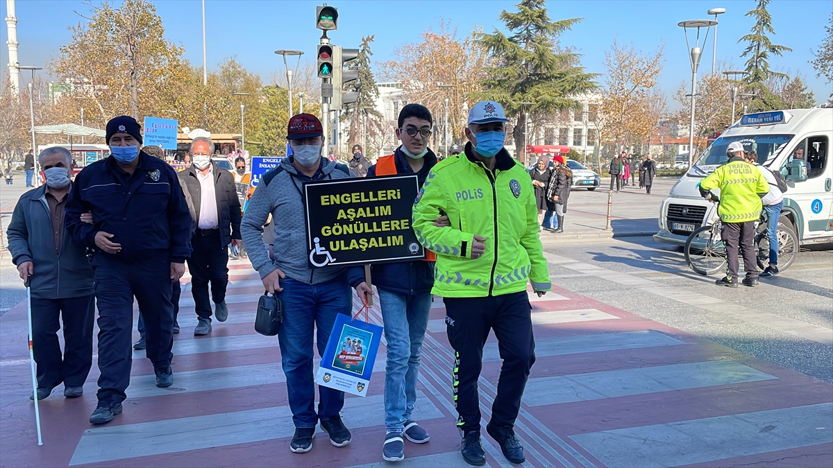 Konya'da “Engelleri Kaldırıyoruz” projesiyle engelliler trafikte sorun yaşamayacak