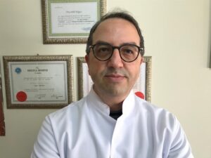 - "Omicron varyantı, Kovid-19'un mevsimsel bir hastalığa dönüş işareti olabilir