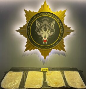 MALATYA (AA) – Malatya'da, bir yolcu otobüsünde valiz içerisine gizlenmiş