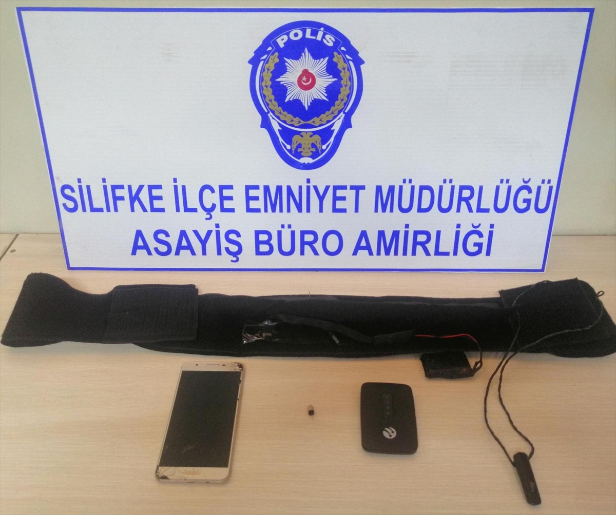 Mersin'de ehliyet sınavına “kopya düzeneği” ile giren zanlı gözaltına alındı