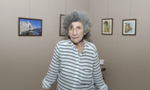 MERSİN (AA) – Mersin'de yaşayan ressam, şair ve yazar Lina