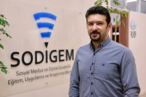 ESKİŞEHİR (AA) – DENİZ AÇIK – Anadolu Üniversitesi (AÜ) Sosyal