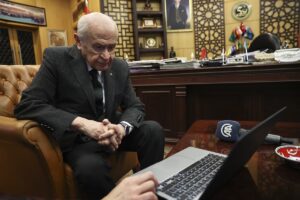 - Devlet Bahçeli, haber kategorisinde "Aç kalan minik yürekler", yaşam