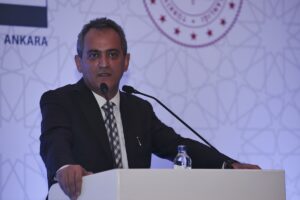 ANKARA (AA) – Milli Eğitim Bakanı Mahmut Özer, "21. yüzyılda
