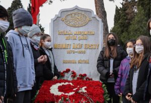 İSTANBUL (AA) – İstiklal Marşı'nın şairi Mehmet Akif Ersoy'un vefatının