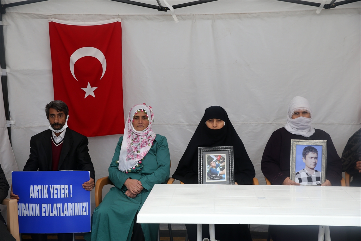 Muş'ta çocukları için HDP önünde eylem yapan aile sayısı 21'e yükseldi