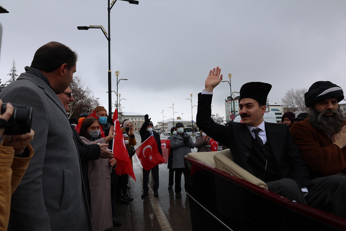 Mustafa Kemal Atatürk'ün Sivas'tan ayrılışı temsili olarak canlandırıldı