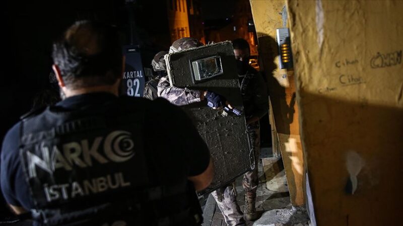 İstanbul’da düzenlenen uyuşturucu operasyonunda 40 kişi gözaltına alındı