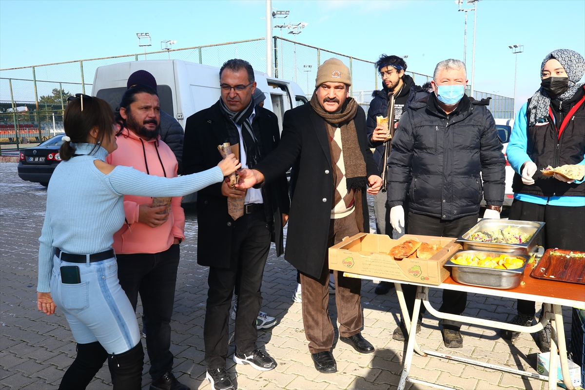 Nevşehir'de “Balık Ekmek Şenliği”nde öğrencilere hamsi ikram edildi
