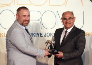 ADANA (AA) – Türkiye Jokey Kulübünce düzenlenen Pozantı Belediye Başkanlığı