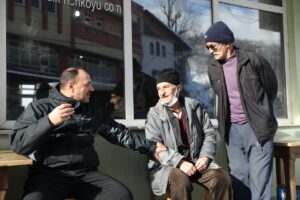 SAKARYA (AA) – Sakarya'nın Hendek ilçesinde ziyaretlerde bulunan Vali Çetin