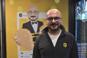 SAMSUN (AA) – Samsun'un İlkadım ilçesinde kafe işleten Kadir Okutgen,