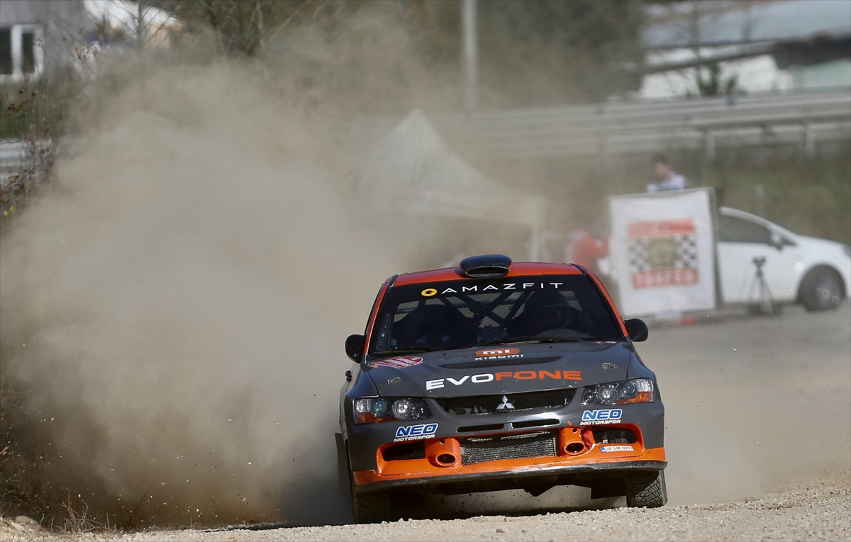 DÜZCE (AA) – Türkiye Otomobil Sporları Federasyonu (TOSFED) gözetiminde, Eskişehir