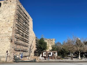 - Kent Meydanı Millet Bahçesi Projesi kapsamında tarihi surlar önünde