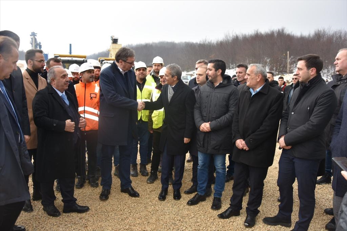 Sırbistan Cumhurbaşkanı Vuçiç, Yeni Pazar-Tutin Otoyolu'nu ziyaret etti
