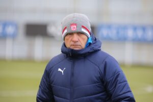 - "Aytemiz Alanyaspor ile oynayacağımız maç zor bir mücadele olacak.