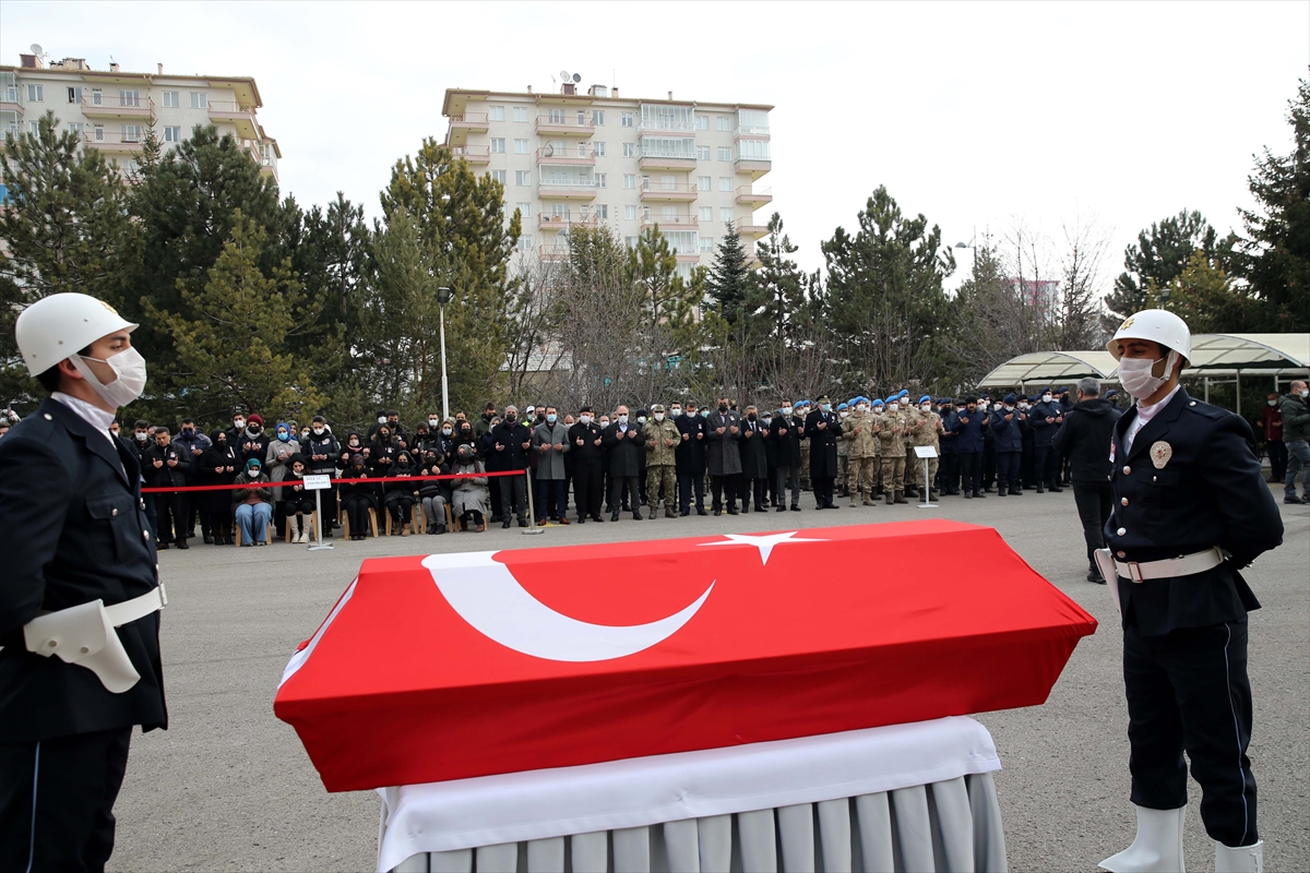 Sivas'ta kalp krizi sonucu vefat eden polis memuru için tören düzenlendi