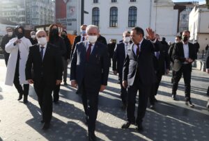 - "Benim Objektifimden Vakıf Medeniyeti" adlı serginin açılışını yapan Şentop,