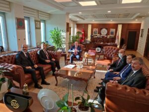 ANKARA (AA) – Türkiye Kamu-Sen Genel Başkanı Önder Kahveci ve