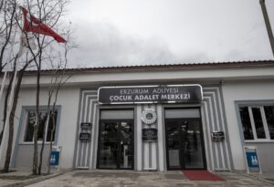 ERZURUM (AA) – Erzurum’da, çocukların adli süreçlerde yararlarının gözetilmesi, korunmaları