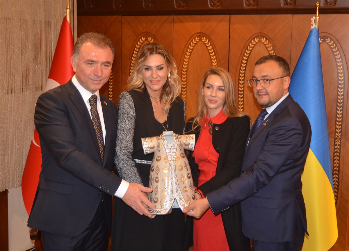 Ukrayna'nın Ankara Büyükelçisi Bodnar, Kütahya'da konsolosluk ofisinin açılışına katıldı