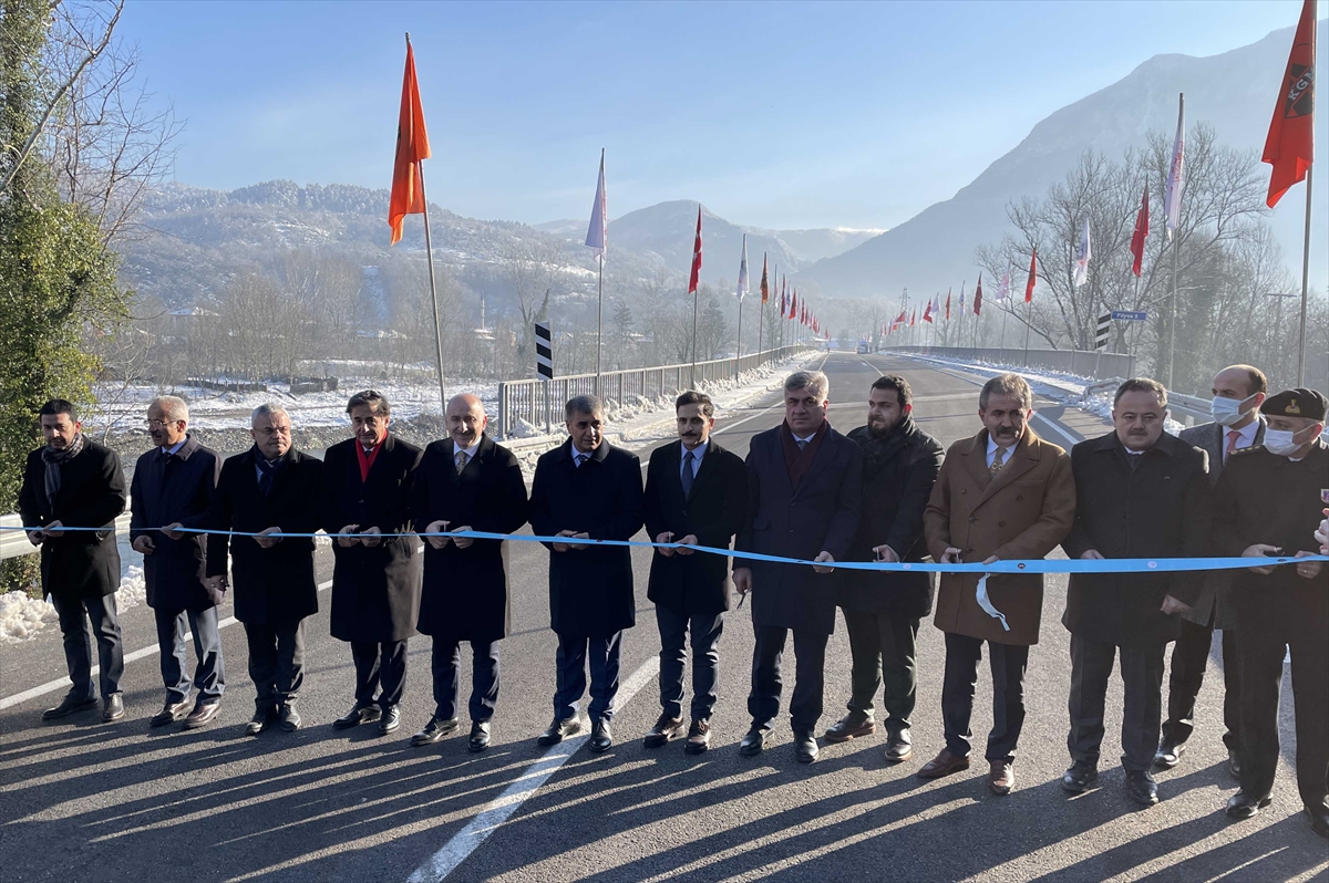 Ulaştırma ve Altyapı Bakanı Karaismailoğlu, Karabük'te köprü açılışına katıldı: