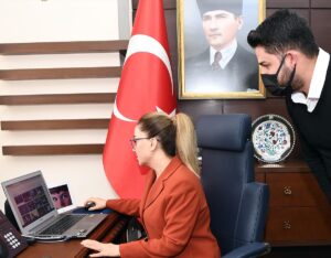 UŞAK (AA) – Uşak Valisi Funda Kocabıyık, Anadolu Ajansı tarafından