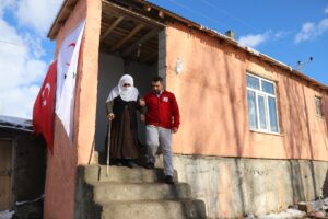 VAN (AA) – Van'ın Muradiye ilçesinde Kaymakamlık ve Türk Kızılay