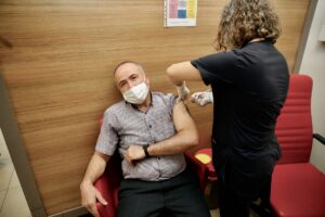 BURSA/ESKİŞEHİR (AA) – Yerli Kovid-19 aşısı TURKOVAC'ın uygulanmasına Bursa ve