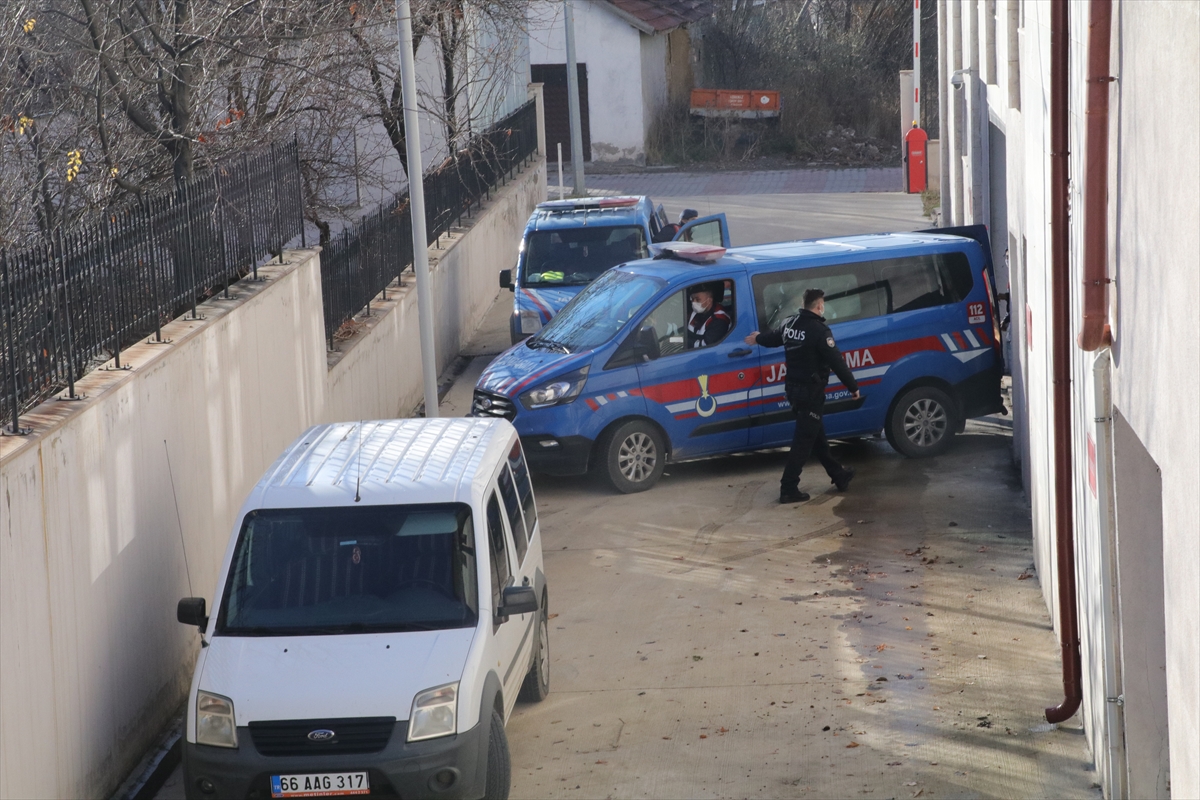 Yozgat'ta bir aylık bebeğini sobada yaktığı iddia edilen anne tutuklandı
