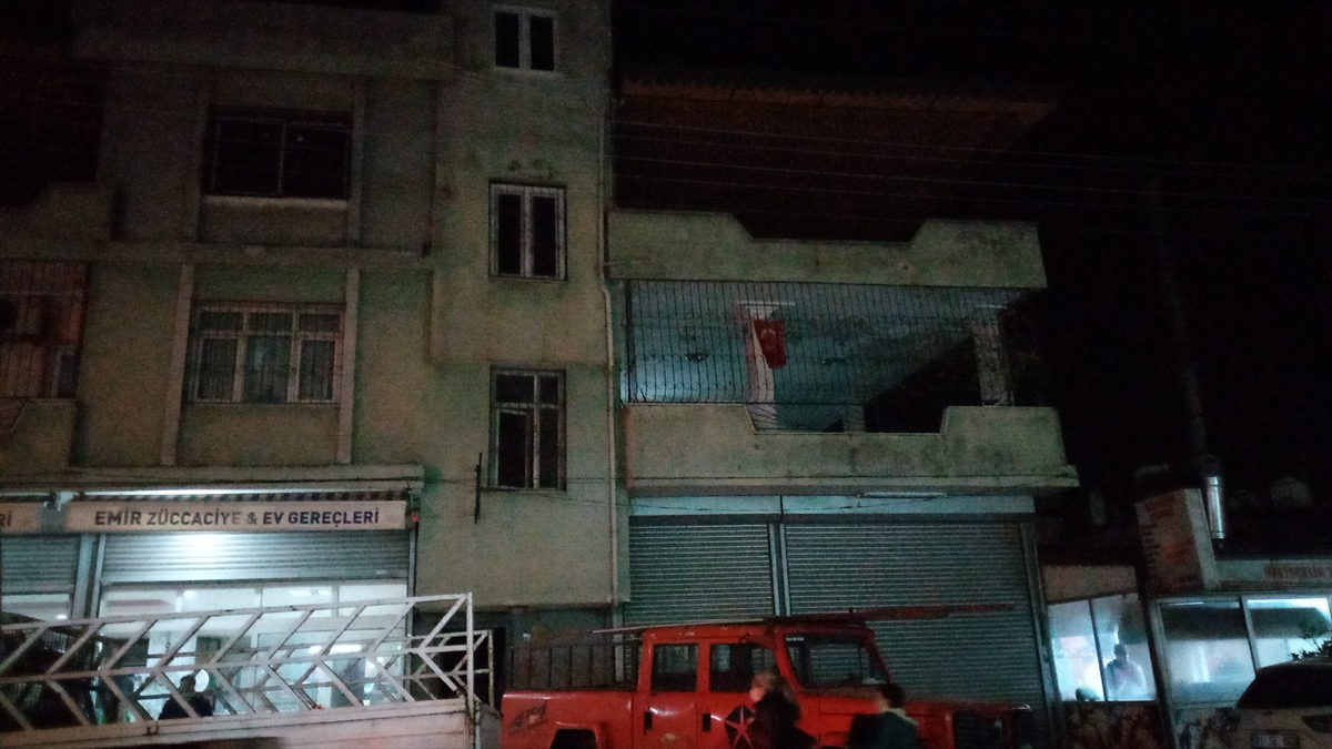 Adana'da elektrik akımına kapılan 2 işçi yaralandı