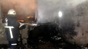 ADANA (AA) – Adana'da 3'ü çocuk 5 kişinin bulunduğu ev