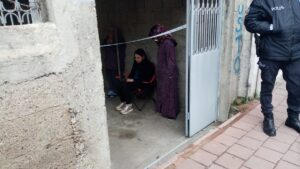 ADANA (AA) – Adana'nın merkez Seyhan ilçesinde sobadan sızan karbonmonoksitten