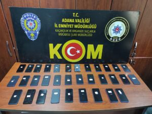 ADANA (AA) – Adana'da gümrük kaçağı 33 cep telefonu ve