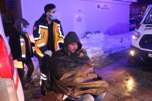 ADIYAMAN (AA) – Adıyaman'ın Kahta ilçesinde sobadan sızan karbonmonoksit gazından