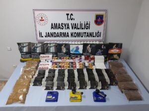 AMASYA (AA) – Amasya'da jandarma ekiplerince bir eve düzenlenen operasyonda