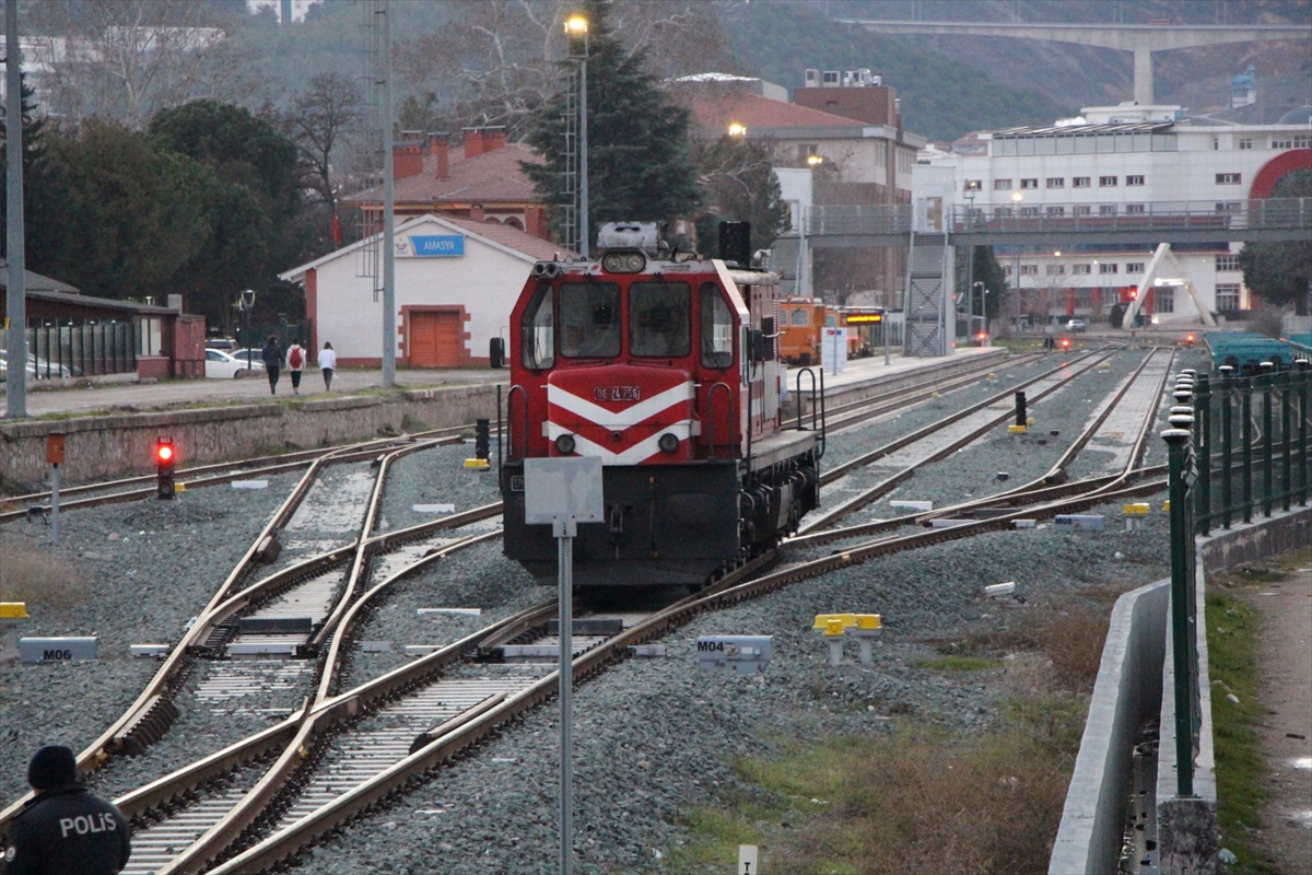 Amasya'da lokomotifin çarptığı çocuk yaralandı