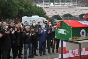 ANTALYA (AA) – Kalp krizi sonucu 62 yaşında hayatını kaybeden