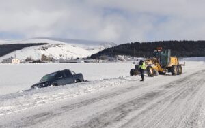 ARDAHAN (AA) – Ardahan'da etkili olan yoğun kar yağışı ve