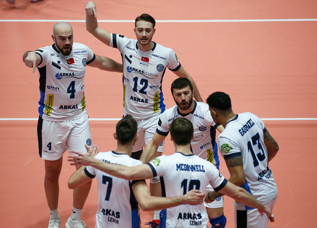 Voleybol: AXA Sigorta Efeler Ligi