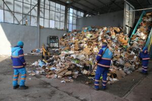 İSTANBUL (AA) – HÜSEYİN KUL – Üsküdar'da çöpe atılmayıp belediyeye