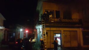 AYDIN (AA) – Aydın'ın Söke ilçesinde 2 katlı evde çıkan