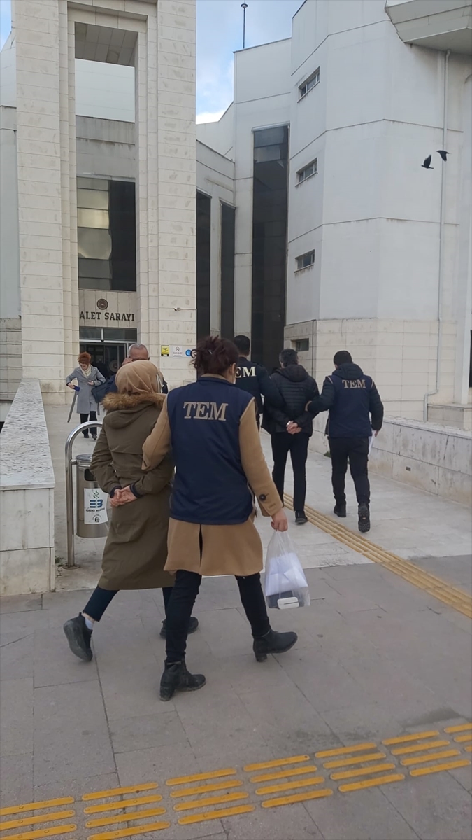 Balıkesir'de FETÖ/ PDY terör örgütü hükümlüsü karı koca yakalandı