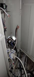 BATMAN (AA) – Batman'da su deposunun elektrik panosundan kablo çalmak