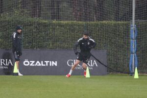 ANTALYA (AA) – Milli maçlar nedeniyle liglere verilen arada Antalya'da