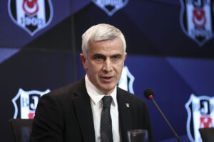 İSTANBUL (AA) – Beşiktaş Kulübü Başkanı Ahmet Nur Çebi, siyah-beyazlı