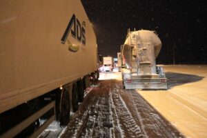 BOLU (AA) – Bolu Valisi Ahmet Ümit, Karayolları ekiplerinin il