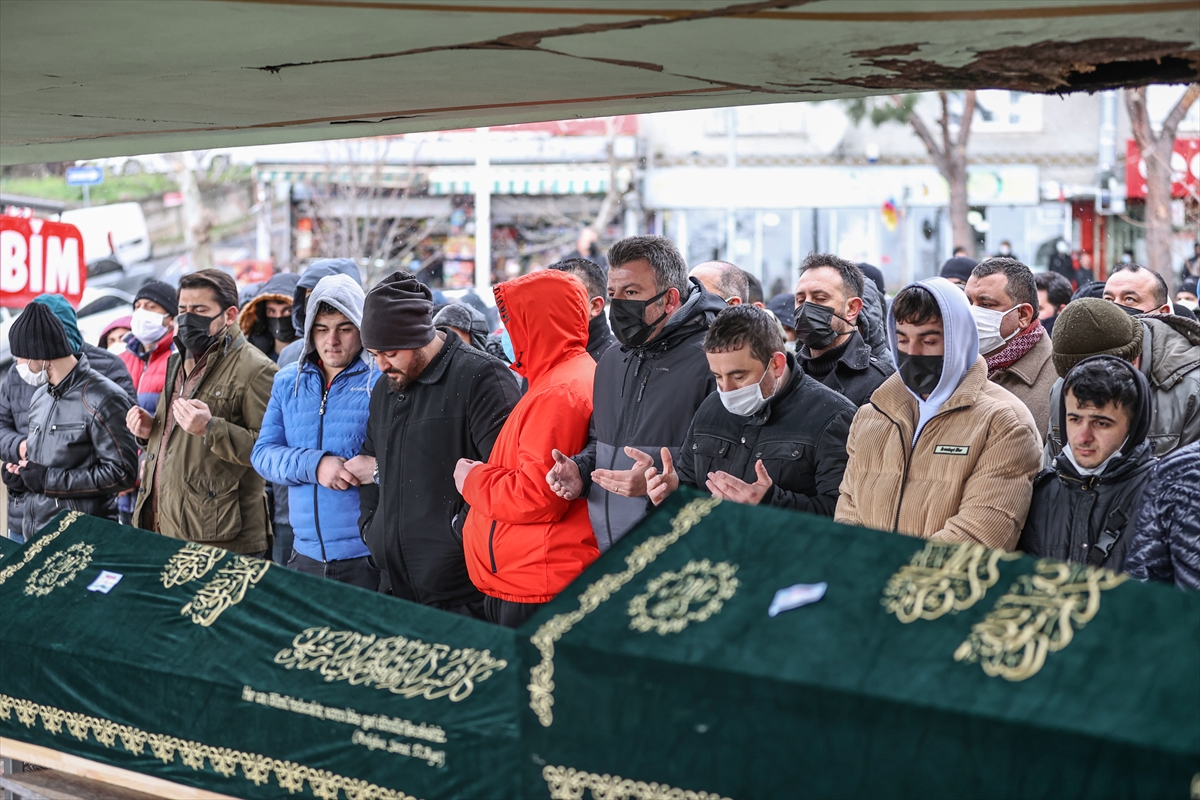 Bolu'daki trafik kazasında hayatını kaybeden 4 kişinin cenazesi toprağa verildi